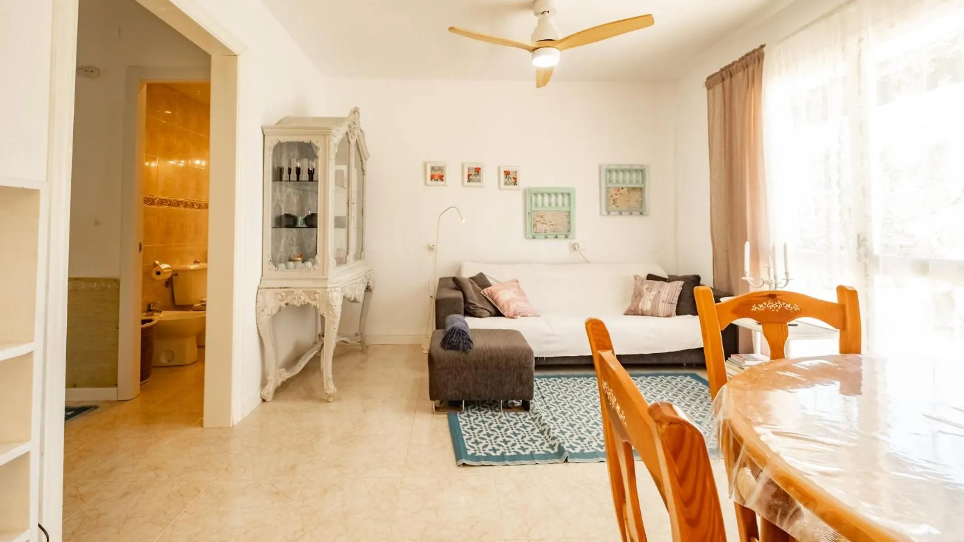 Homestay szállás Downhouse Habitacions Roda de Bará